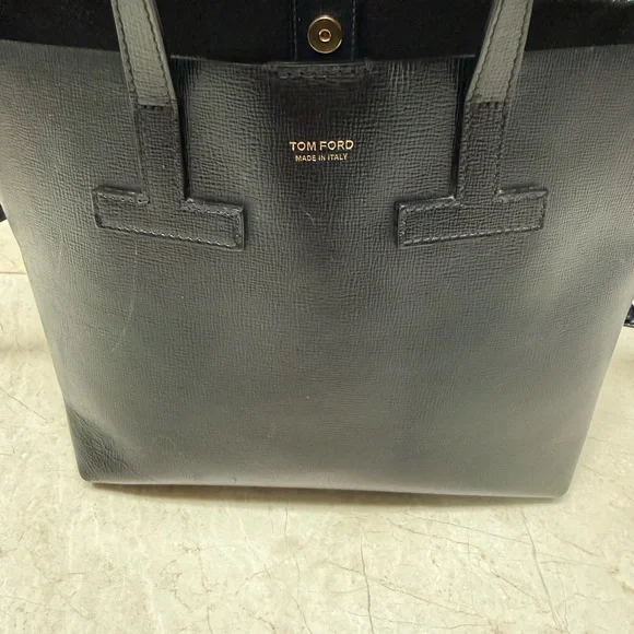 Tom Ford cross body Black Tote with signature “T” straps - Picture 4 of 6